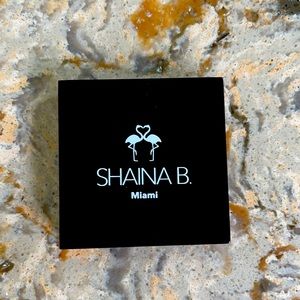 Shaina B. Eyeshadow